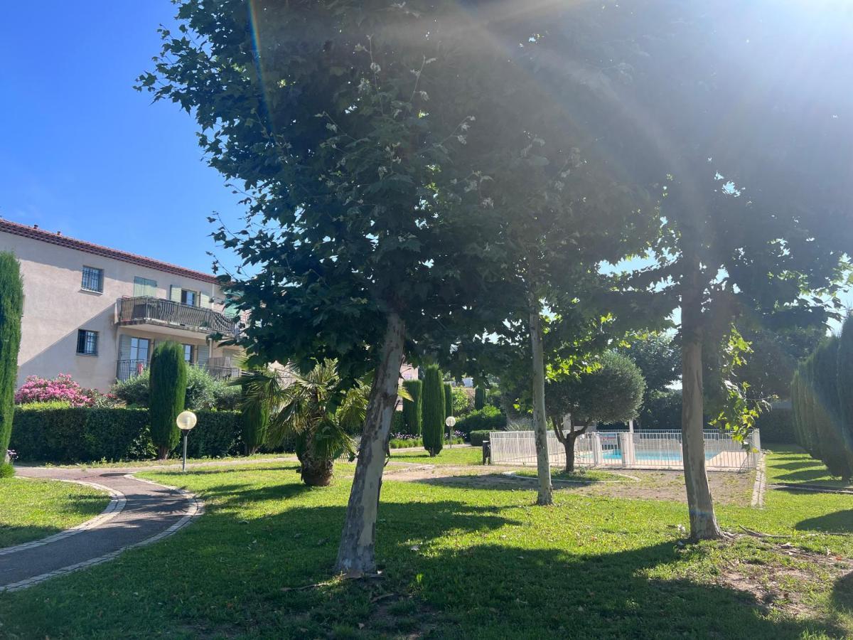 Appartement T2 Avec Jardin Prive, Piscine Et Barbecue Lorgues Exterior foto