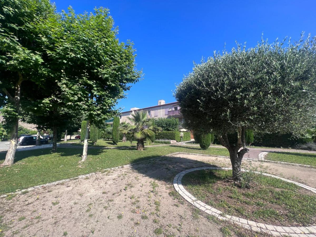 Appartement T2 Avec Jardin Prive, Piscine Et Barbecue Lorgues Exterior foto